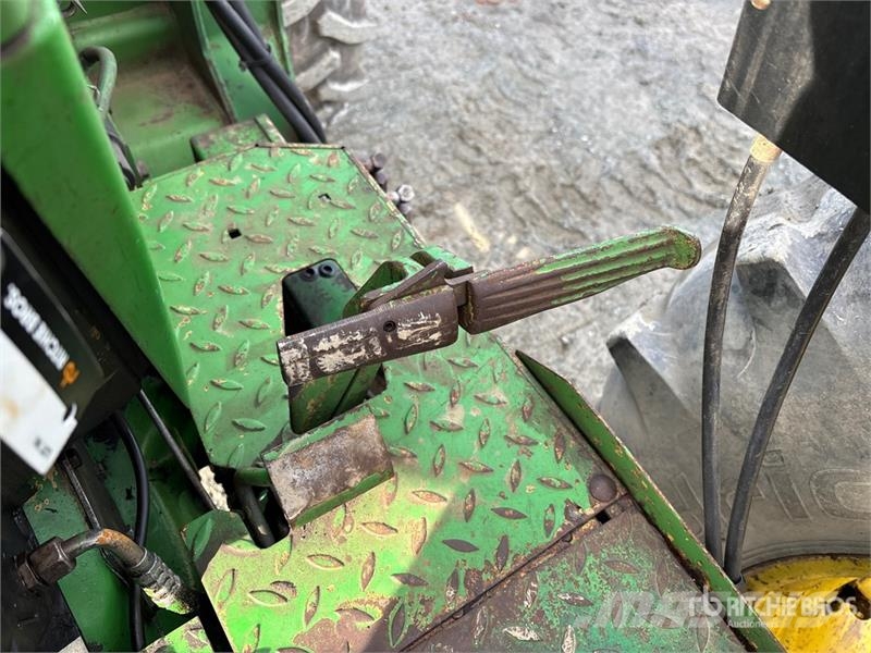John Deere 2955 Traktori