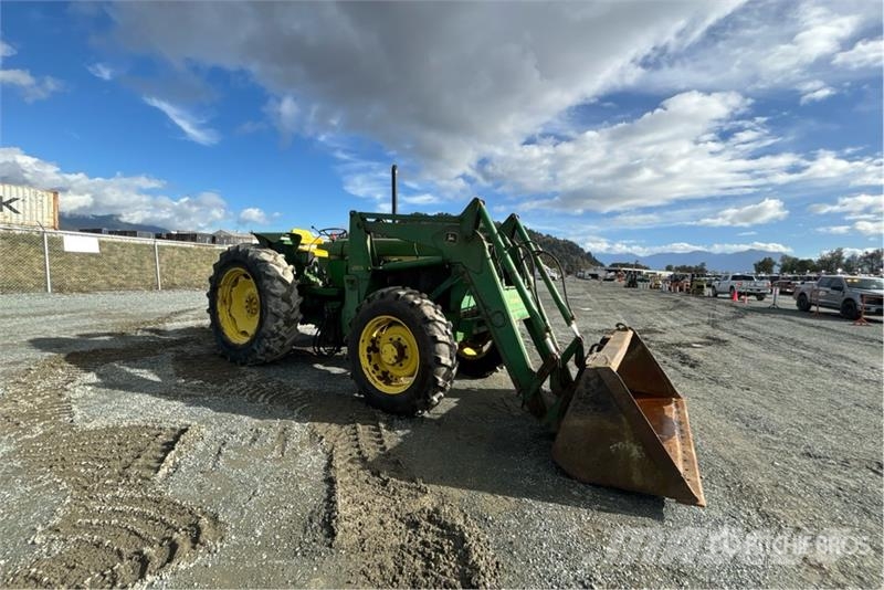 John Deere 2955 Traktori