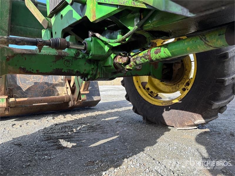 John Deere 2955 Traktori
