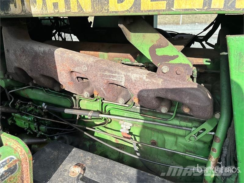 John Deere 2955 Traktori