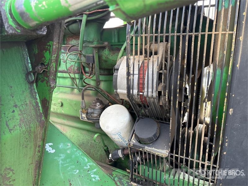 John Deere 2955 Traktori