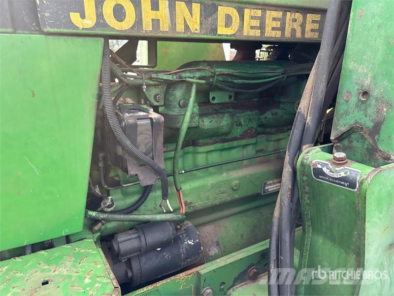 John Deere 2955 Traktori