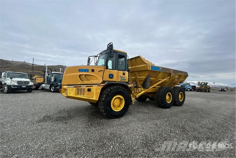 John Deere 300D Шарнирно-сочленённые самосвалы