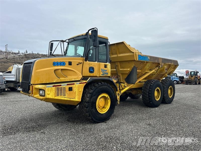 John Deere 300D Шарнирно-сочленённые самосвалы