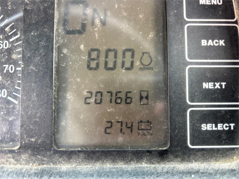 John Deere 300D Шарнирно-сочленённые самосвалы