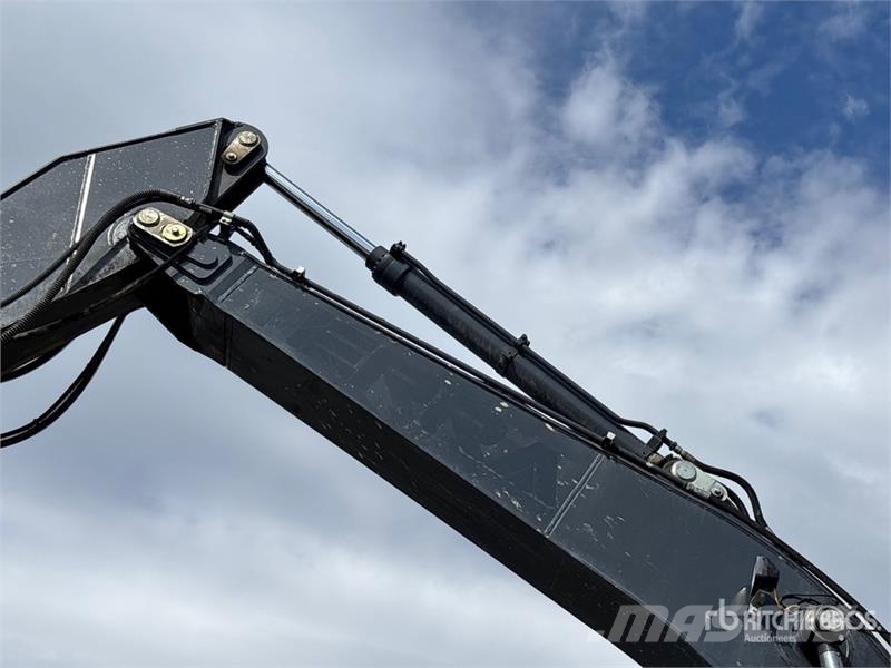 John Deere 300GLC Tracked Excavator Beltegraver