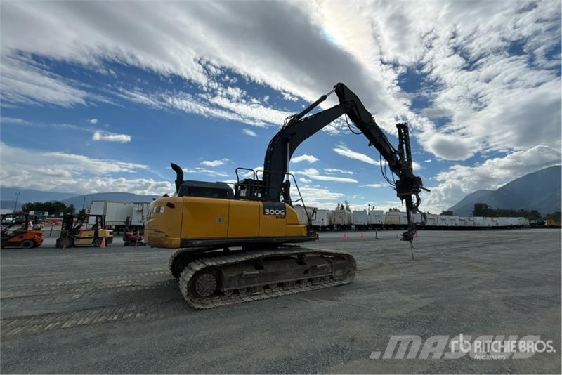 John Deere 300GLC Tracked Excavator Beltegraver
