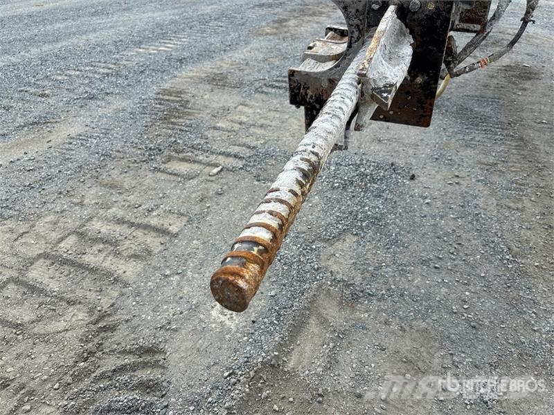 John Deere 300GLC Tracked Excavator Beltegraver