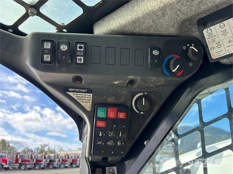 John Deere 324G Two-Speed High Flow Skid Steer Loader Lietoti riteņu kompaktiekrāvēji