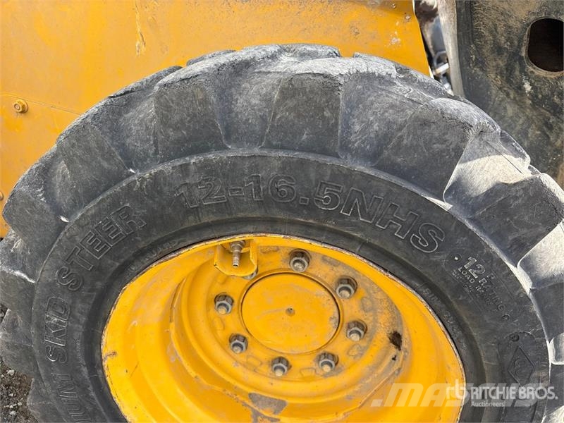 John Deere 324G Two-Speed High Flow Skid Steer Loader Lietoti riteņu kompaktiekrāvēji