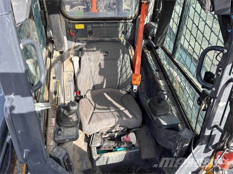 John Deere 324G Two-Speed High Flow Skid Steer Loader Lietoti riteņu kompaktiekrāvēji