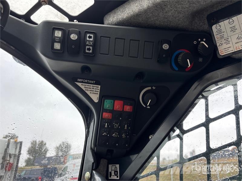 John Deere 330G Two-Speed High Flow Skid Steer Loader Minicargadoras