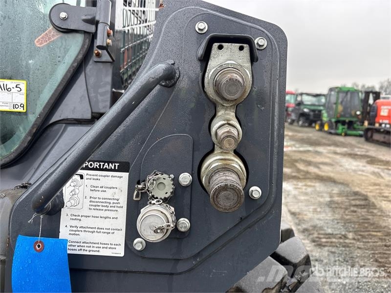 John Deere 330G Two-Speed High Flow Skid Steer Loader Minicargadoras