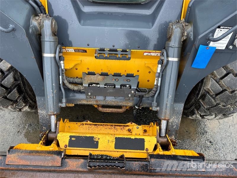 John Deere 330G Two-Speed High Flow Skid Steer Loader Minicargadoras