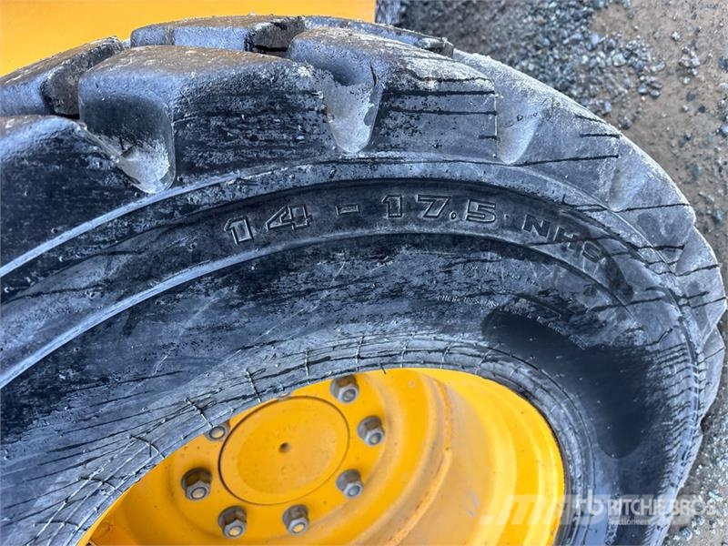 John Deere 330G Two-Speed High Flow Skid Steer Loader Minicargadoras