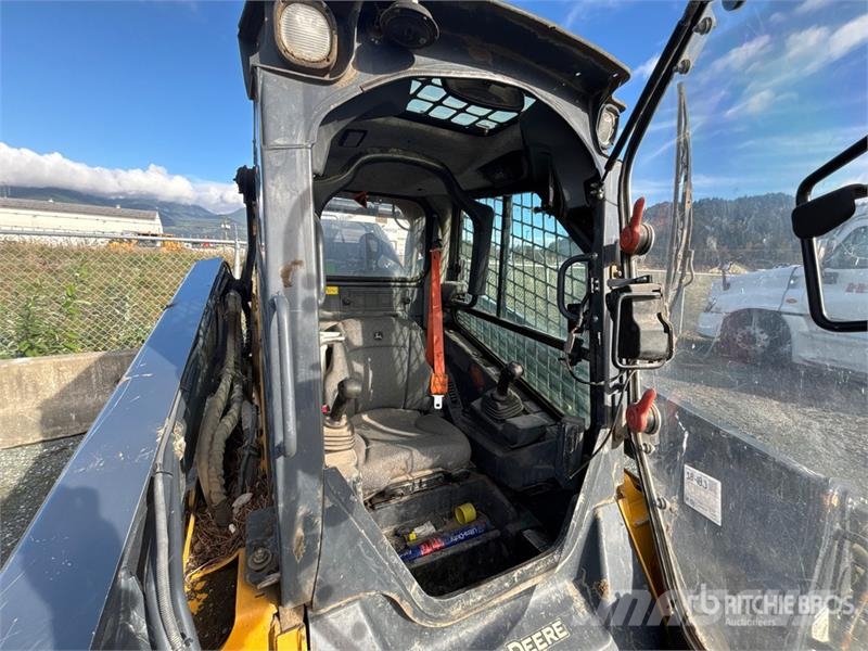 John Deere 331G Kompaktlastere