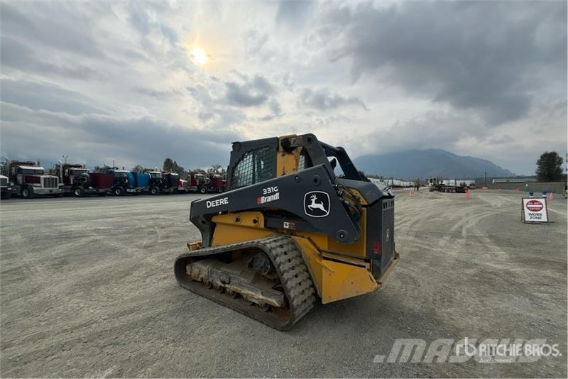 John Deere 331G Krautuvai su šoniniu pasukimu