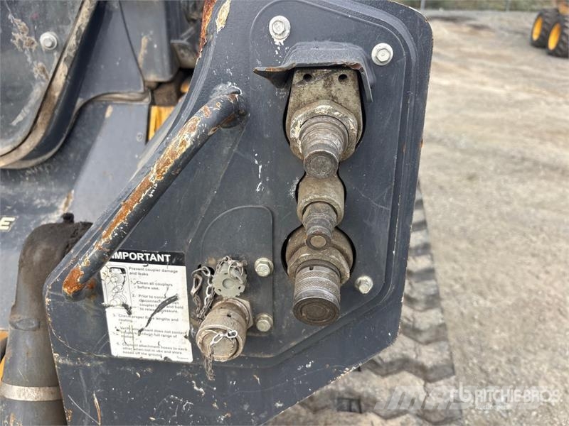 John Deere 331G Krautuvai su šoniniu pasukimu