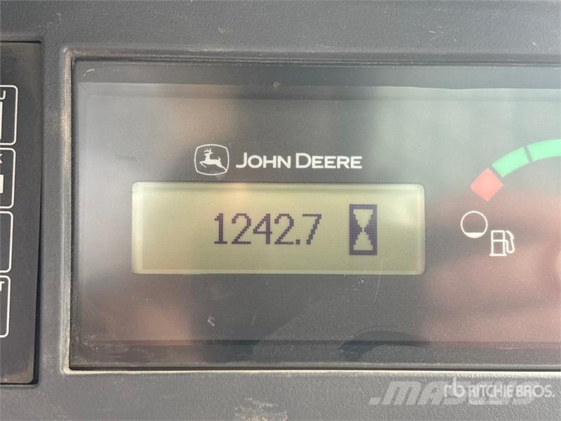 John Deere 331G Krautuvai su šoniniu pasukimu