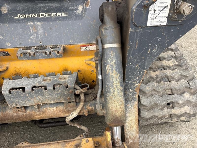 John Deere 331G Krautuvai su šoniniu pasukimu