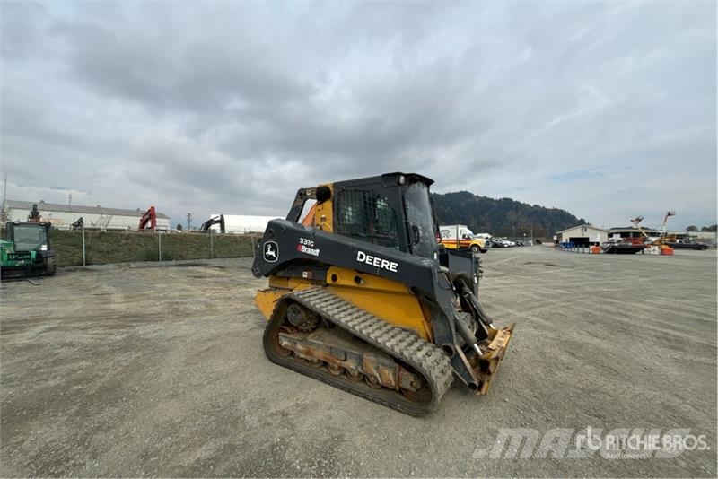 John Deere 331G Krautuvai su šoniniu pasukimu