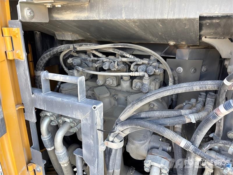 John Deere 345G LC Tracked Excavator Crawler excavators