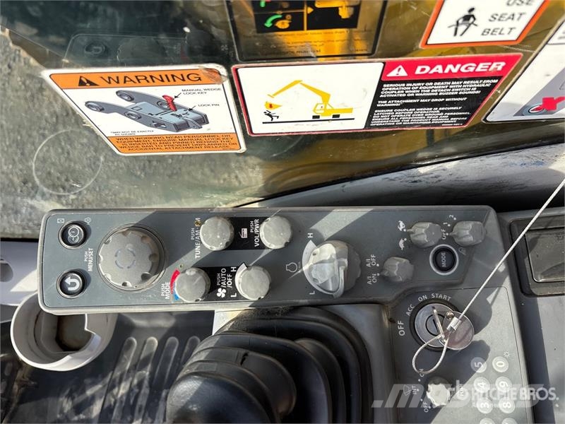 John Deere 345G LC Tracked Excavator Crawler excavators