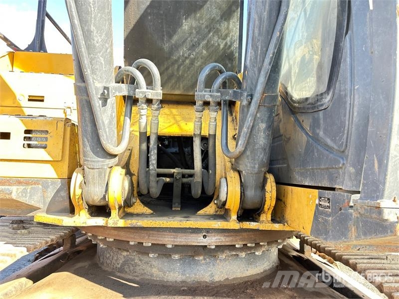 John Deere 350GLC Tracked Excavator Lánctalpas kotrók