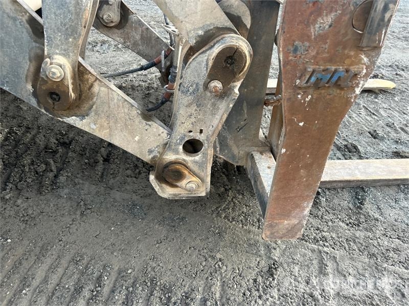 John Deere 444J Iekrāvēji uz riteņiem