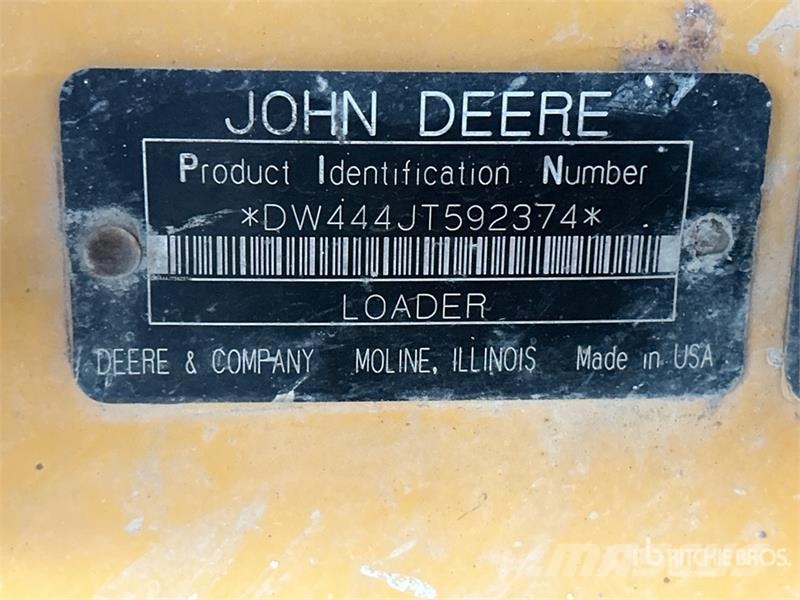 John Deere 444J Iekrāvēji uz riteņiem