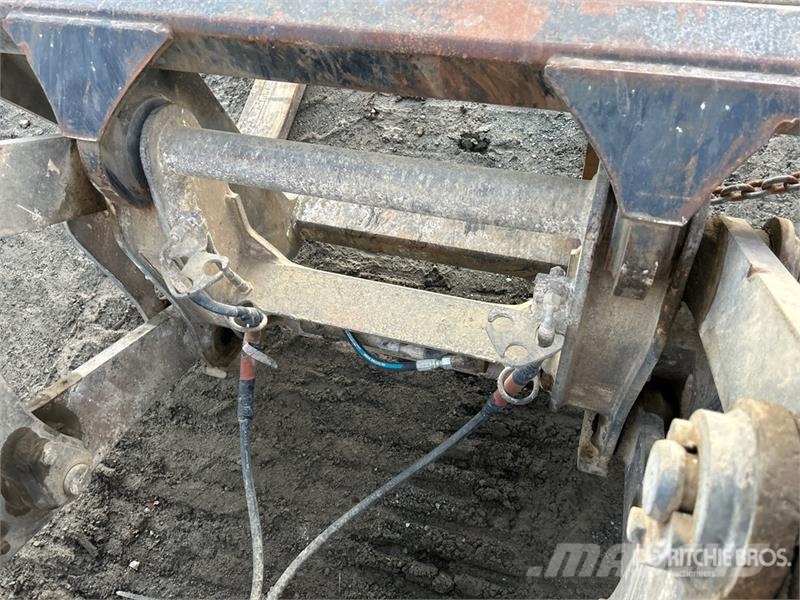 John Deere 444J Iekrāvēji uz riteņiem