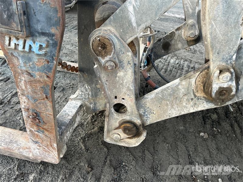 John Deere 444J Iekrāvēji uz riteņiem