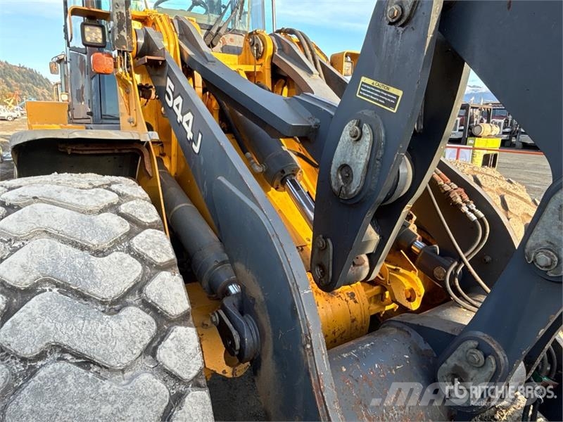 John Deere 544J Wheel Loader Iekrāvēji uz riteņiem