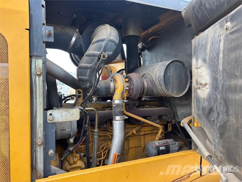 John Deere 544J Wheel Loader Iekrāvēji uz riteņiem