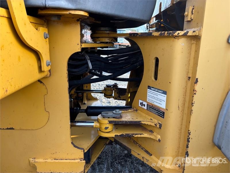 John Deere 544J Wheel Loader Iekrāvēji uz riteņiem
