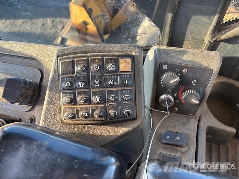 John Deere 544J Wheel Loader Iekrāvēji uz riteņiem