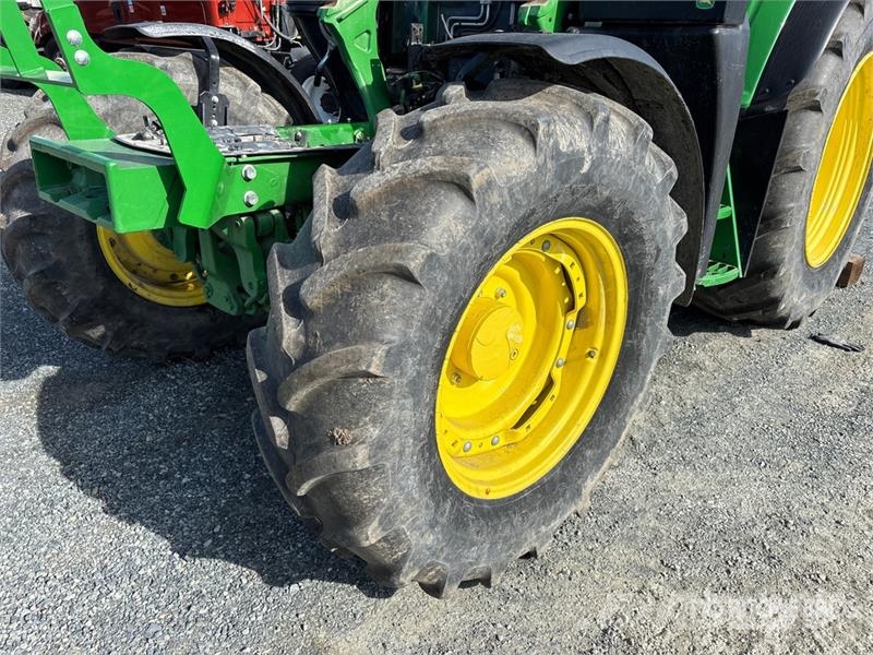 John Deere 6120 4WD Tractor (Inoperable) Traktorer