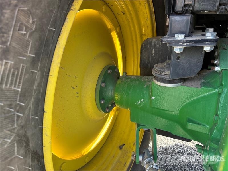 John Deere 6120 4WD Tractor (Inoperable) Traktorer
