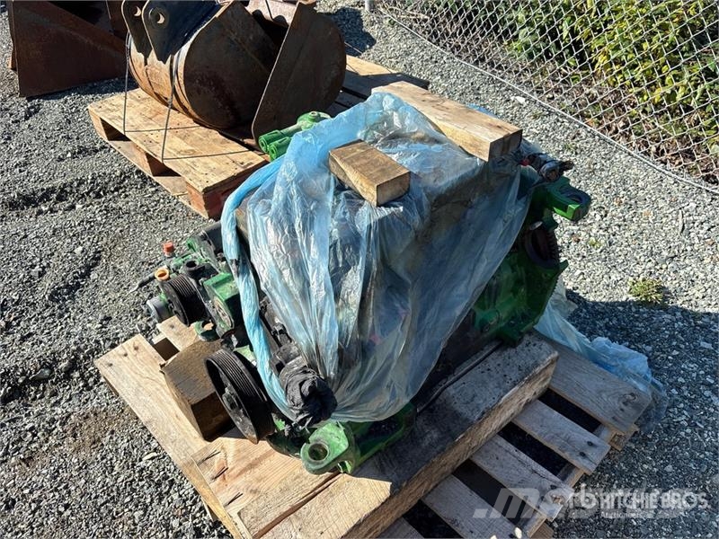 John Deere 6120 4WD Tractor (Inoperable) Trattori