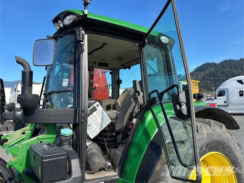John Deere 6120 4WD Tractor (Inoperable) Traktorer