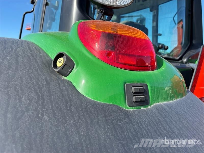 John Deere 6120 4WD Tractor (Inoperable) Traktorer
