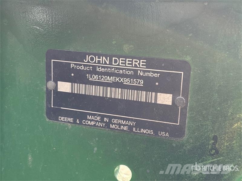 John Deere 6120 4WD Tractor (Inoperable) Traktorer