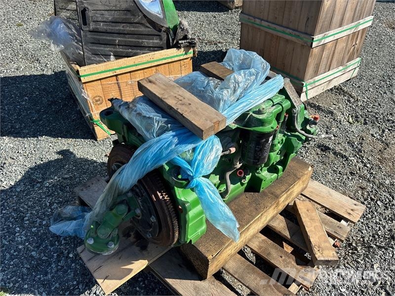 John Deere 6120 4WD Tractor (Inoperable) Trattori
