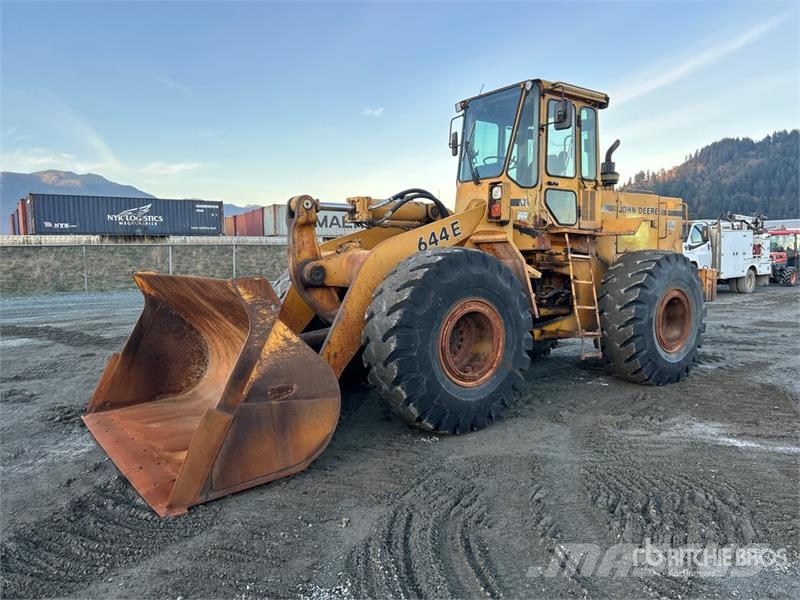 John Deere 644E Kolesni nakladalci