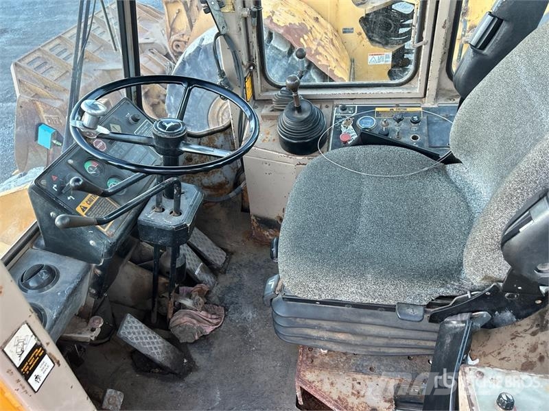 John Deere 644E Kolesni nakladalci