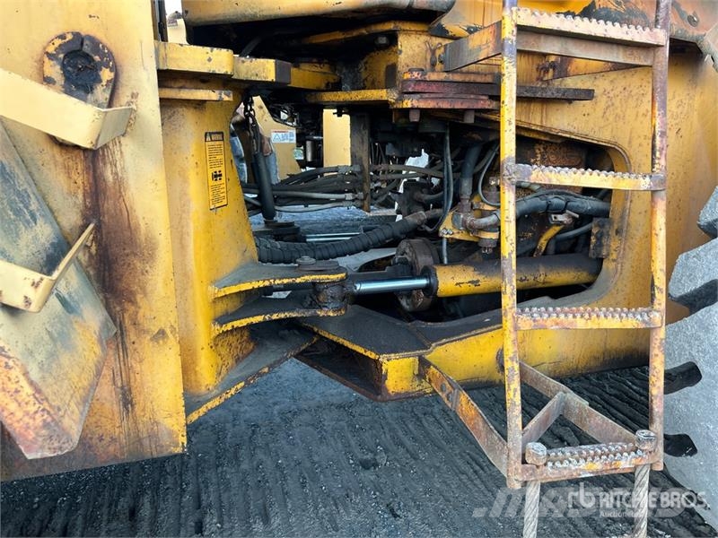 John Deere 644E Kolesni nakladalci