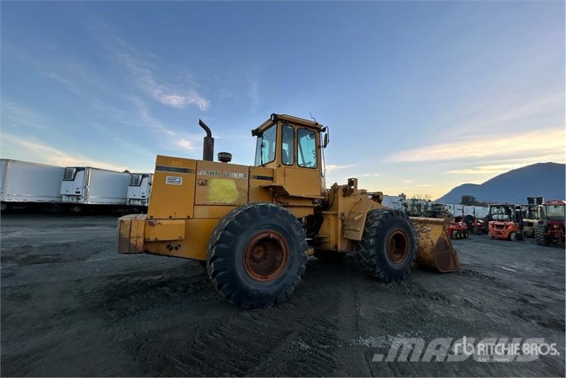 John Deere 644E Kolesni nakladalci