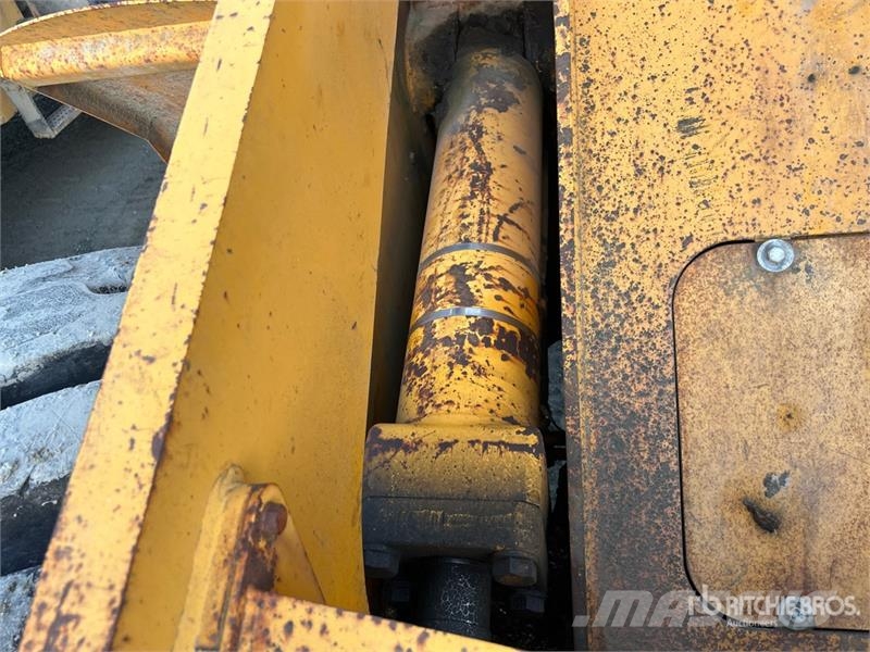 John Deere 644E Kolesni nakladalci