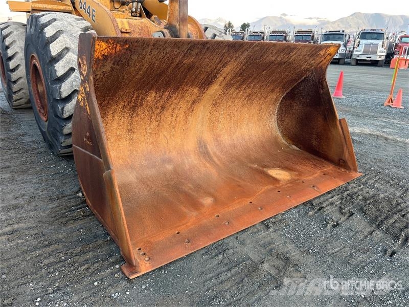 John Deere 644E Kolesni nakladalci