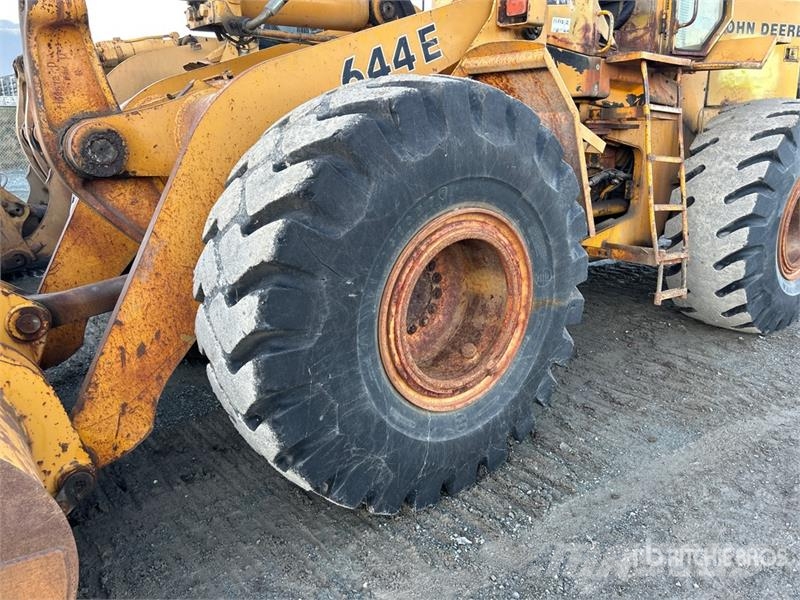 John Deere 644E Kolesni nakladalci
